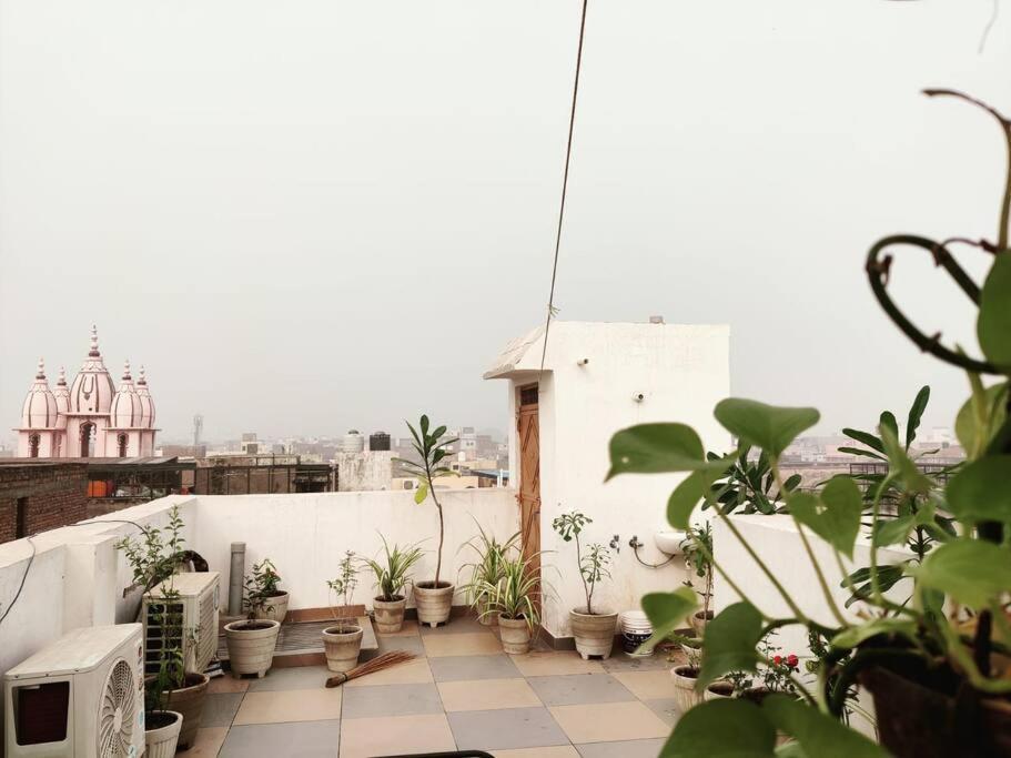 Premium Homestay Near Banke Bihari Ji With Power Backup - Free Wifi - Washing Machine Etc Vrindāvan Exterior foto