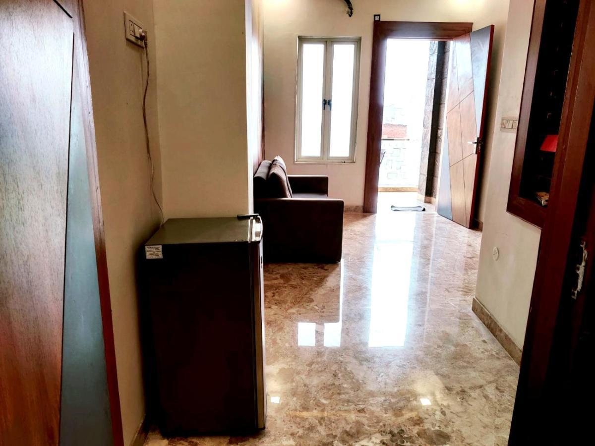 Premium Homestay Near Banke Bihari Ji With Power Backup - Free Wifi - Washing Machine Etc Vrindāvan Exterior foto