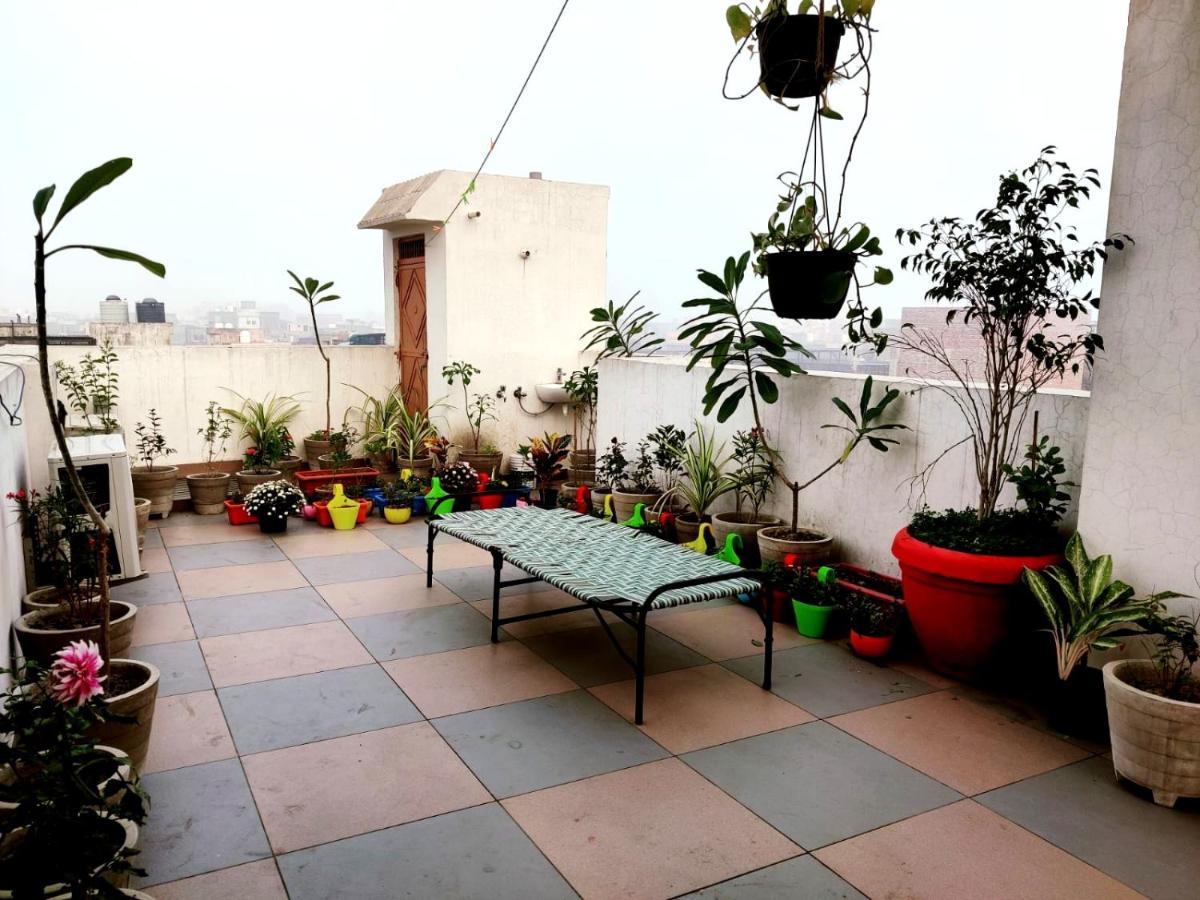 Premium Homestay Near Banke Bihari Ji With Power Backup - Free Wifi - Washing Machine Etc Vrindāvan Exterior foto
