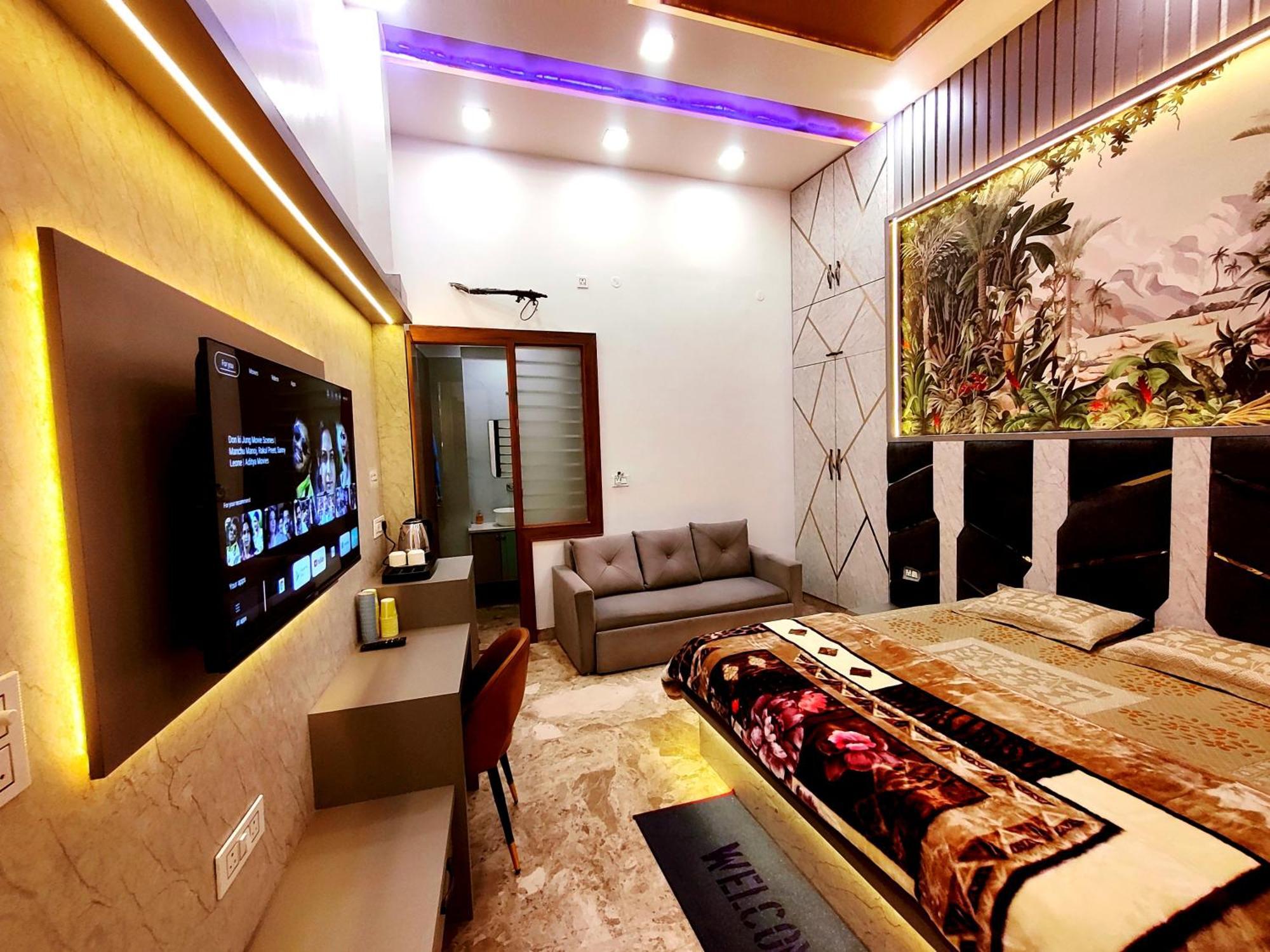 Premium Homestay Near Banke Bihari Ji With Power Backup - Free Wifi - Washing Machine Etc Vrindāvan Exterior foto