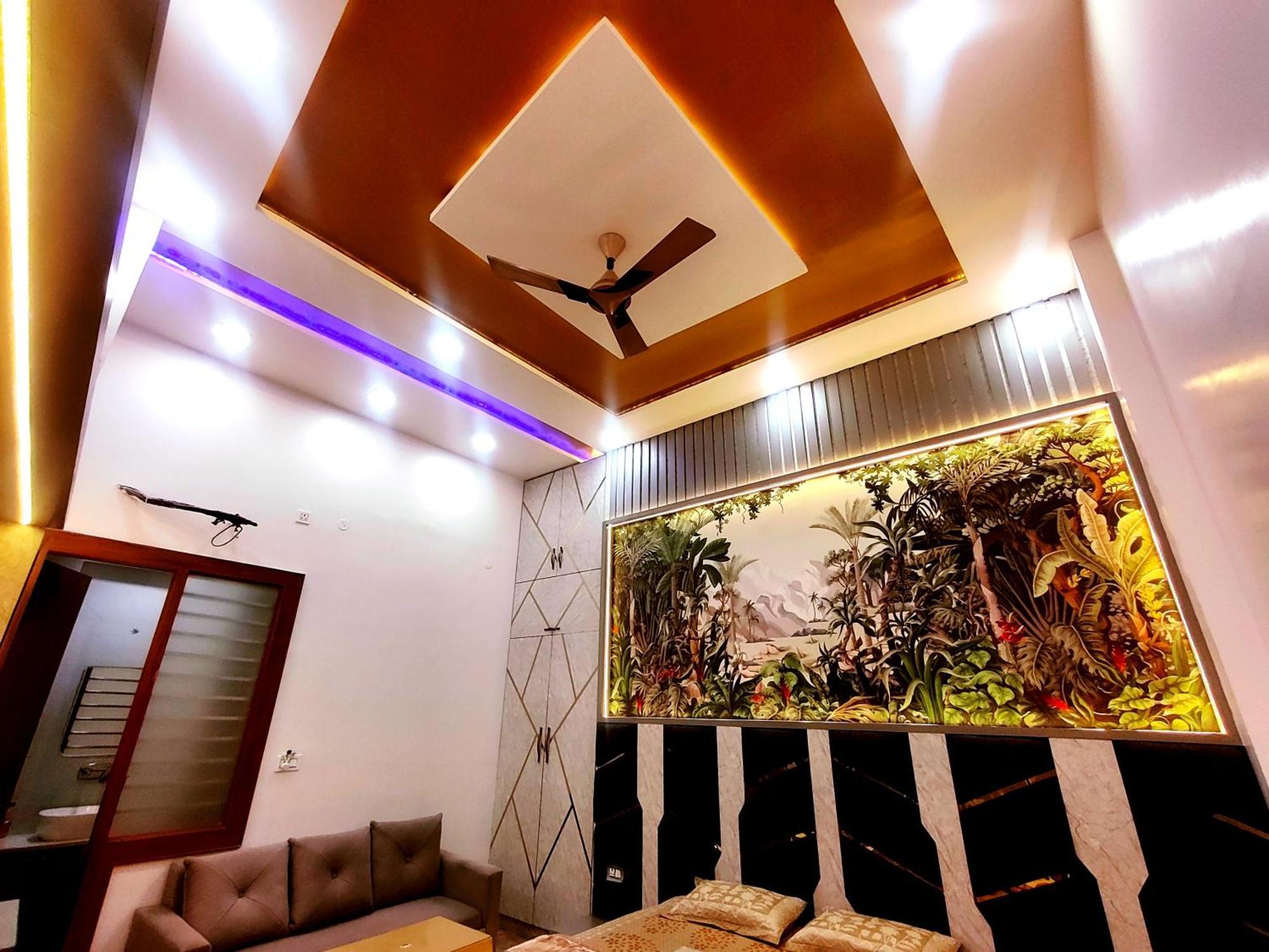 Premium Homestay Near Banke Bihari Ji With Power Backup - Free Wifi - Washing Machine Etc Vrindāvan Exterior foto